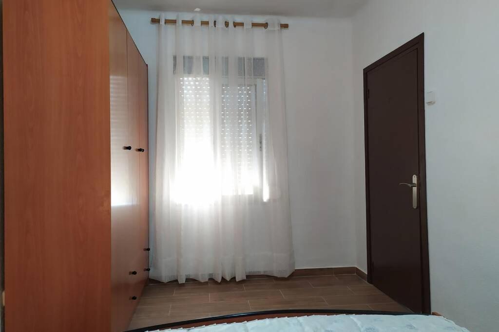 Una Llar Amb Vista A L'Ampolla Εξωτερικό φωτογραφία